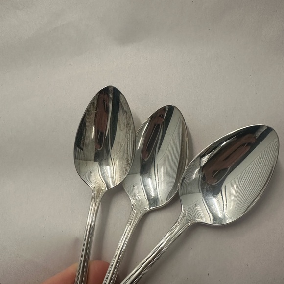 57 Piece Cutlery Old World Very Vintage 1847 Rogers Bros. Remembrance Collection - Picture 9 of 12